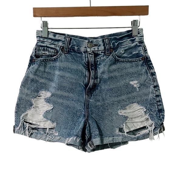 American Eagle Light Wash Distressed Curvy Mom Denim Short - Picture 1 of 11